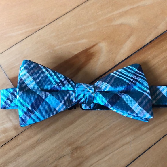 Countess Mara Other - Countess Mara Bow Tie⭐️⭐️HOST PICK⭐️⭐️NWT!